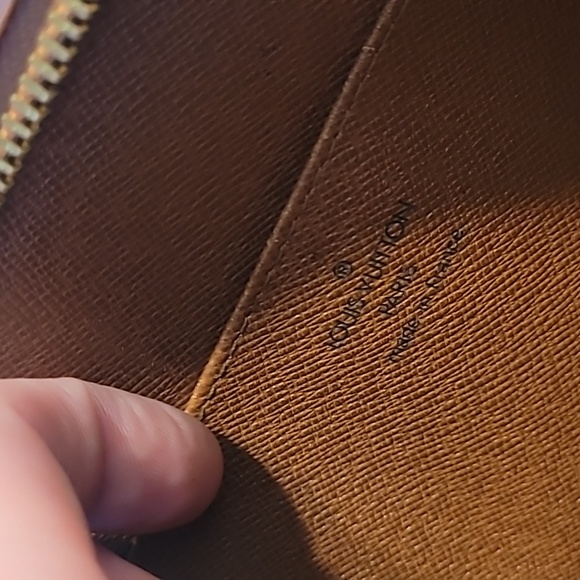 Louis vuitton brown epi leather pouch - Picture 8 of 8